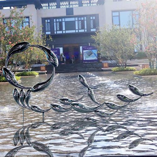不锈钢鱼群雕塑户外水池酒店公园景观鱼创意抽象动物镜面装饰摆件