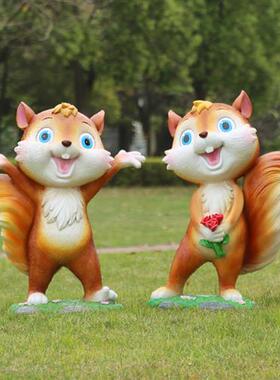 户外园林景观卡通松鼠摆件幼儿园草坪装饰小品景区玻璃钢动物雕塑