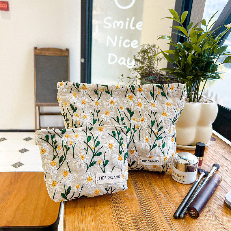 简约化妆洗漱包小清新刺绣小雏菊花朵复古女文艺棉麻大容量手拿包,收纳整理,化妆包,淘宝优惠券,粉丝福利购,淘宝优惠卷