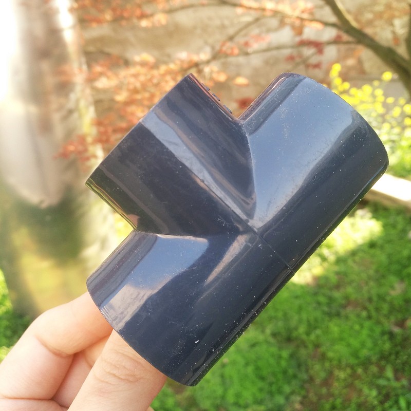 深灰色加厚UPVC塑料三通接头