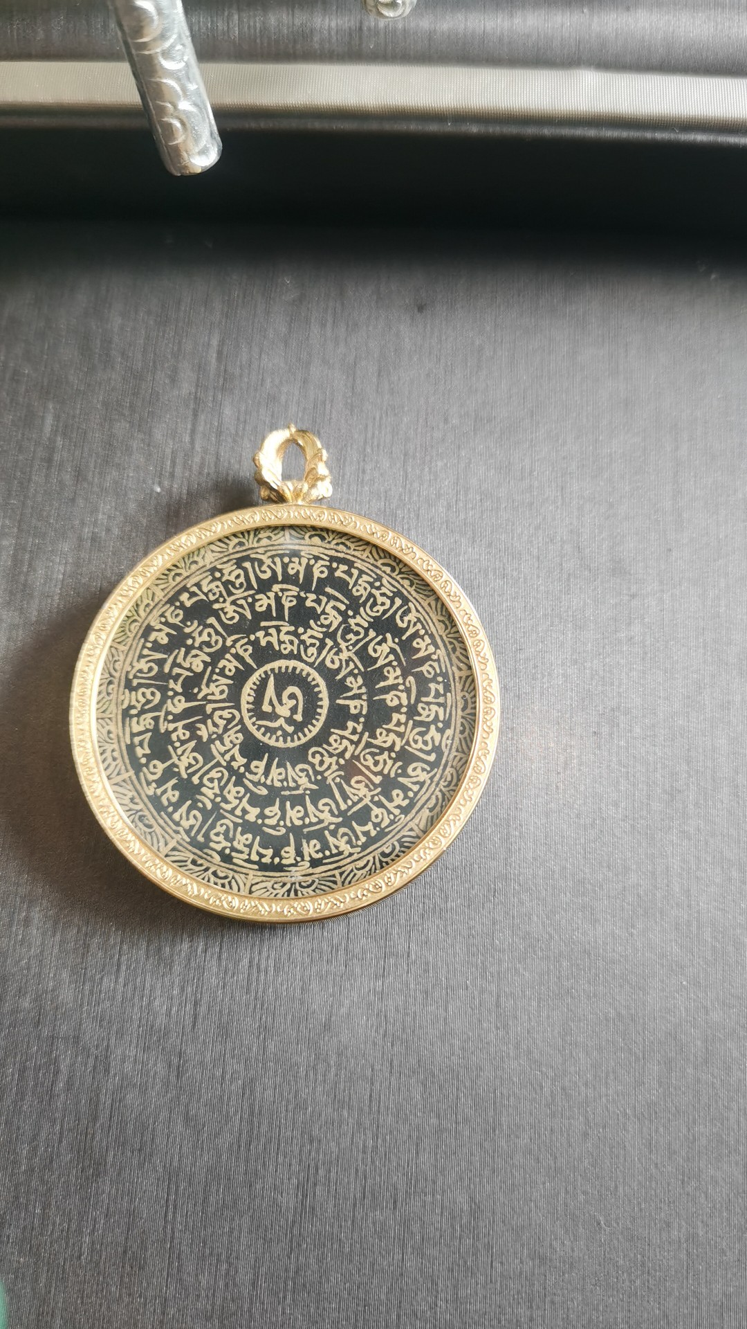 【特价】纯手绘黑金款六字箴言随身小唐卡可订做车挂拉萨直发