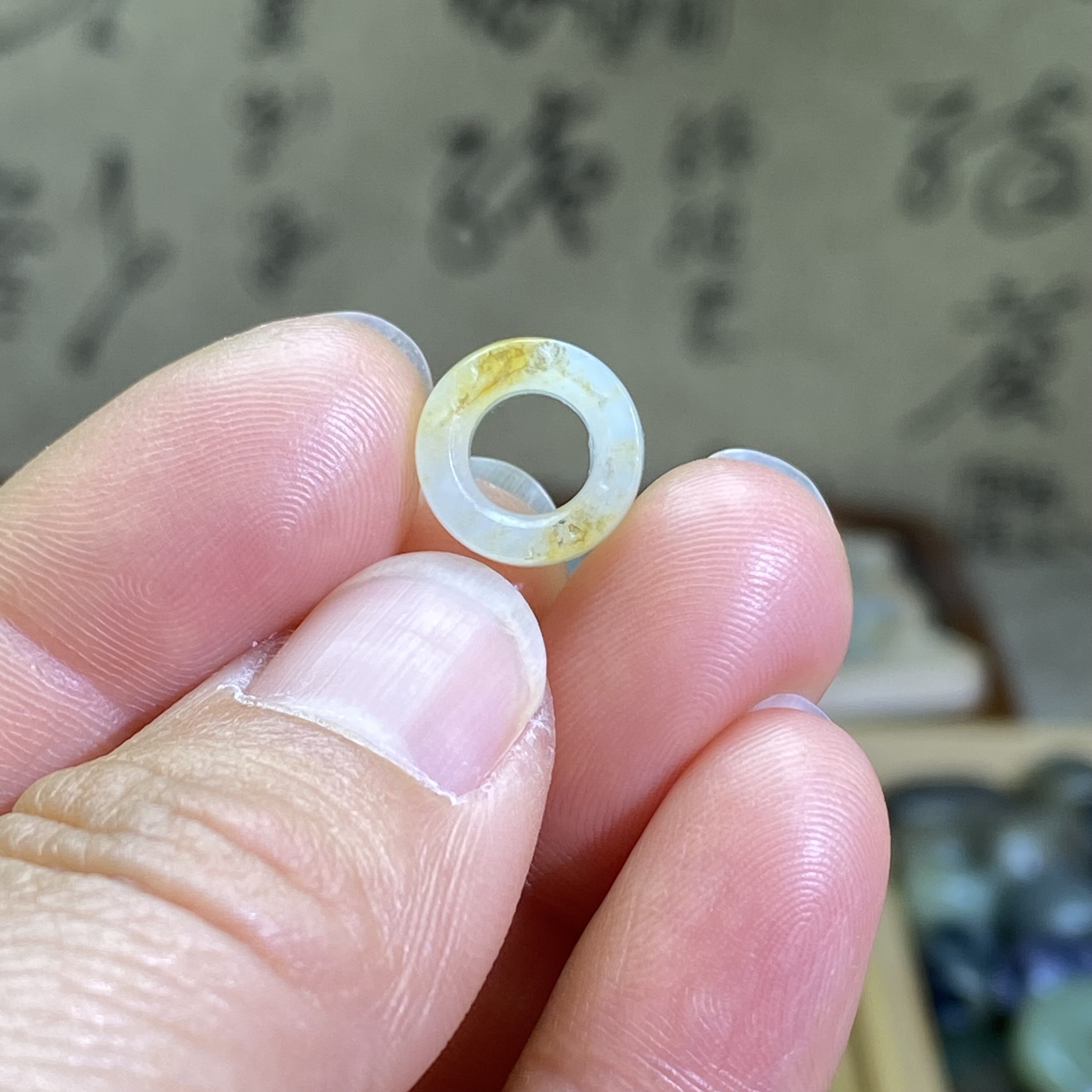 和田玉白玉籽料卡6满皮洒金皮随型小跑环复古风文玩珠串跑圈挂饰