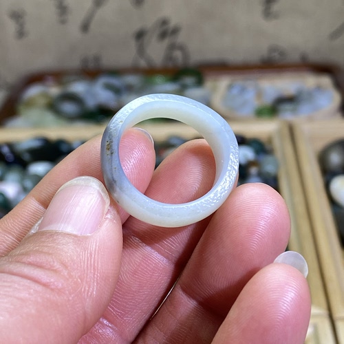 和田玉满皮青花籽料俏色卡19随型戒指大圈口古风文玩珠串跑圈挂饰