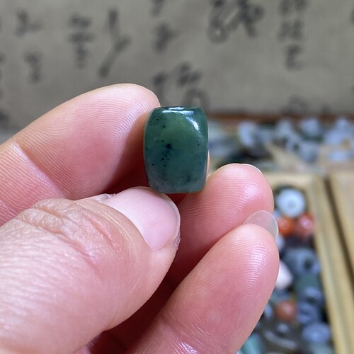 和田玉碧玉辣阳绿随型方珠子配饰老光工艺复古风手编绳手串配珠