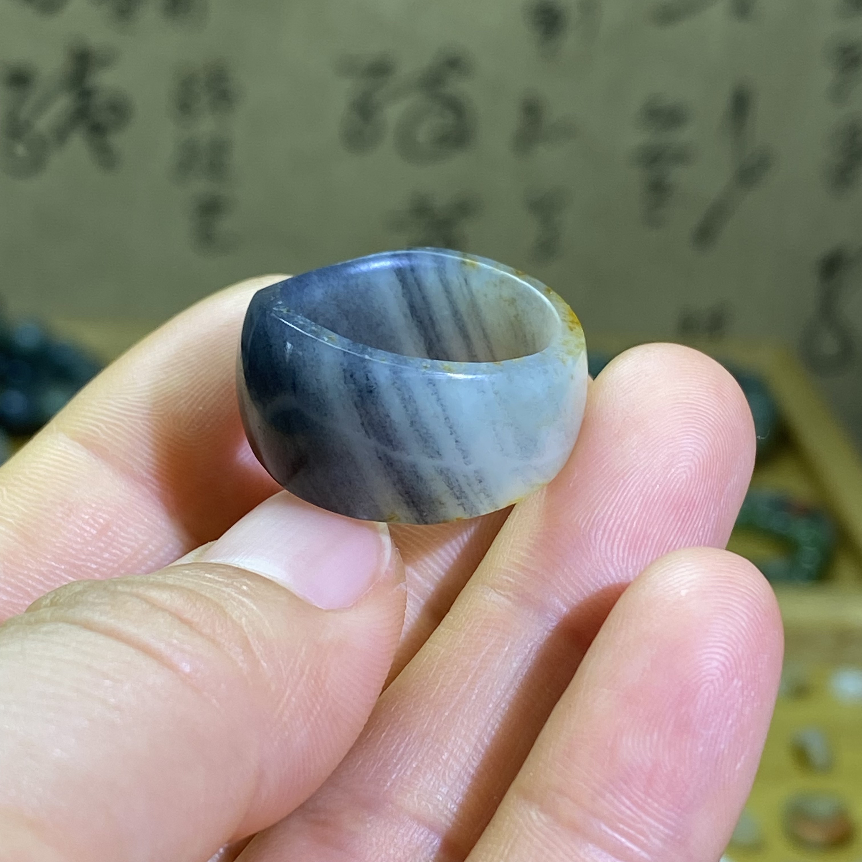 和田玉洒金皮籽料卡18随型戒指天地满皮独籽复古风戒圈跑环挂饰