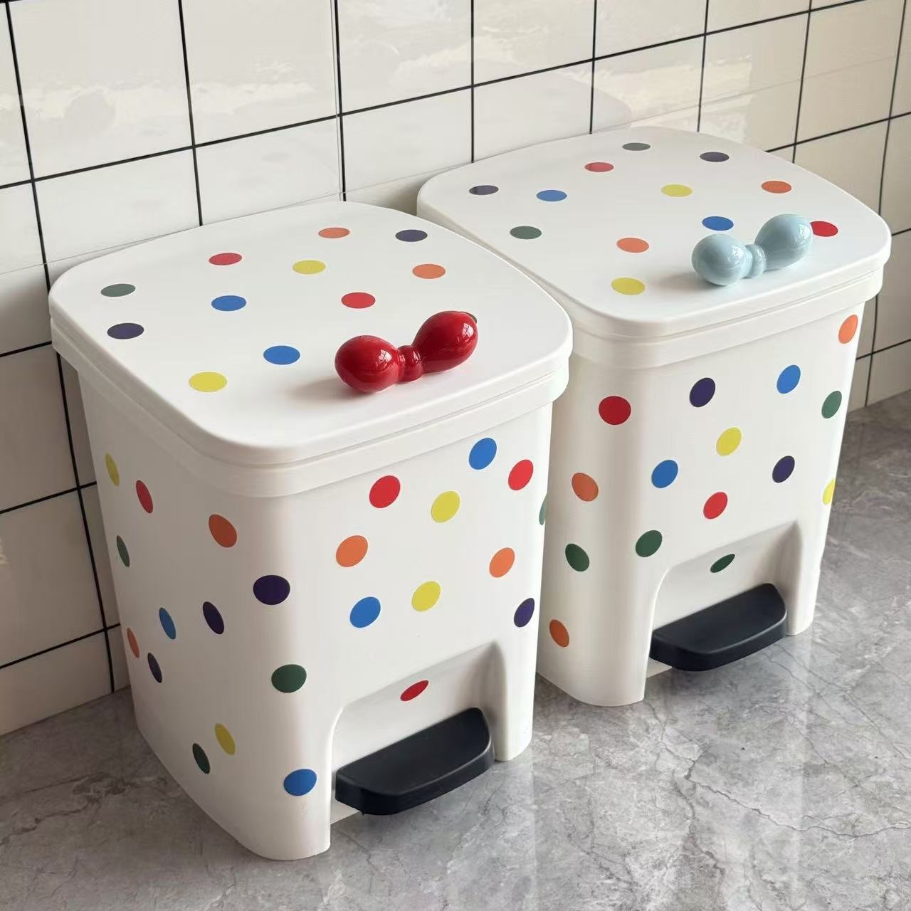 新款卫生间波点垃圾桶家用脚踏带