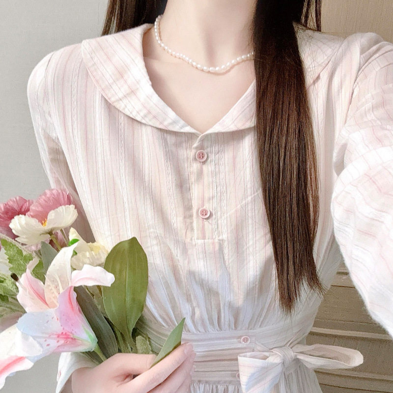 漂亮连衣裙女夏2026新款好看小个子艺术风明媚穿搭