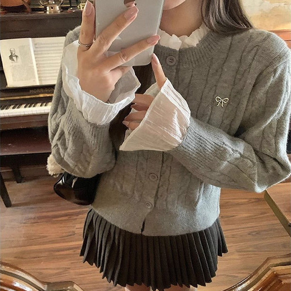 学院风假两件木耳边麻花毛衣开衫女短款百搭圆领拼接针织衫春