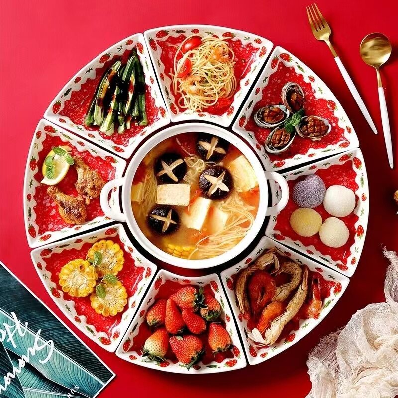 网红可爱草莓菜盘子拼盘餐具组合家用创意聚餐团圆盘陶瓷碗碟套装