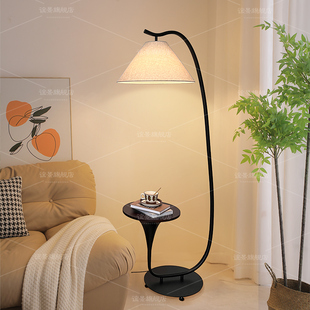 客厅落地灯高级感沙发旁置物架一体氛围灯中古风茶几托盘立式台灯