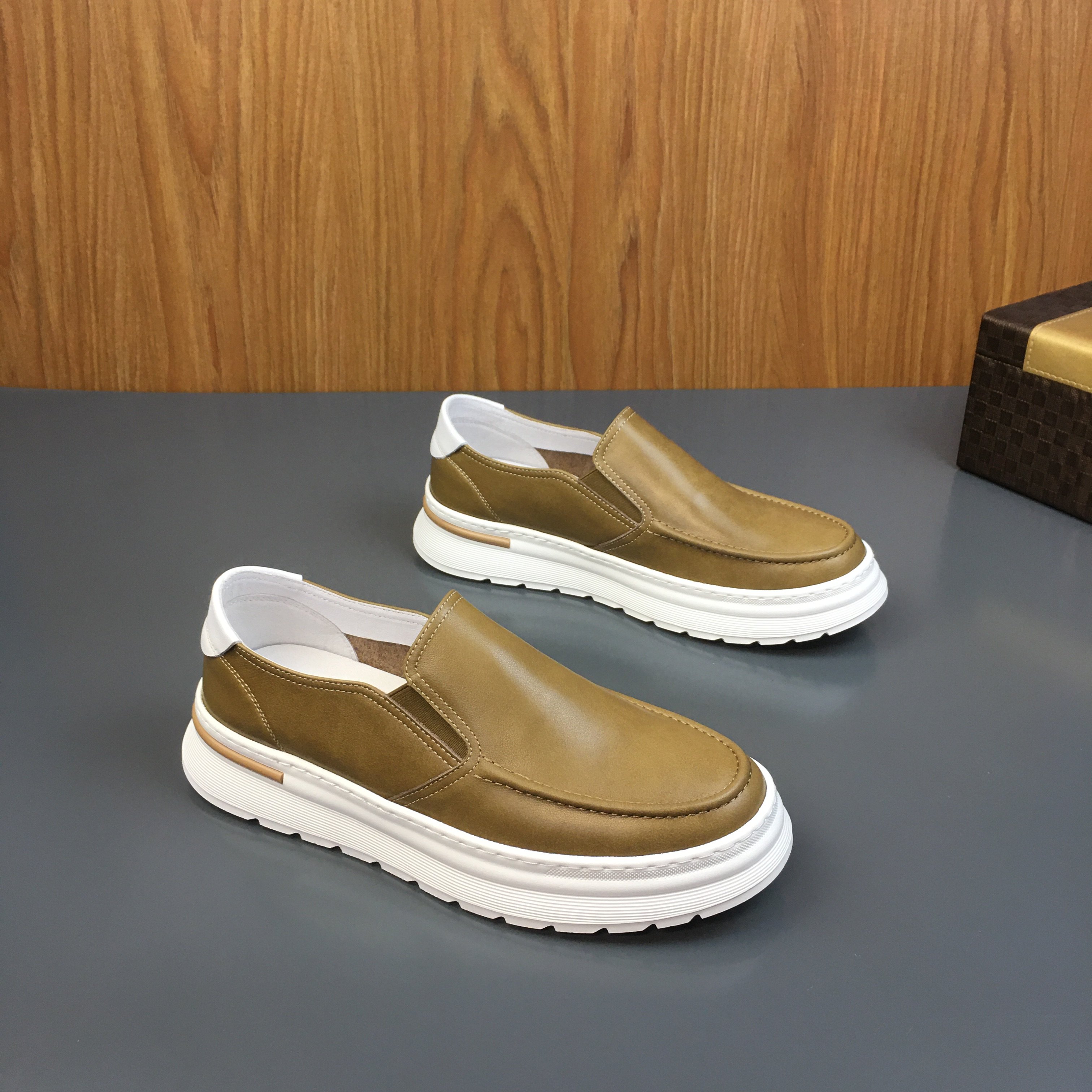 宝洛吉男鞋2026夏季新款真皮透气一脚蹬乐福鞋男士休闲轻便懒人鞋