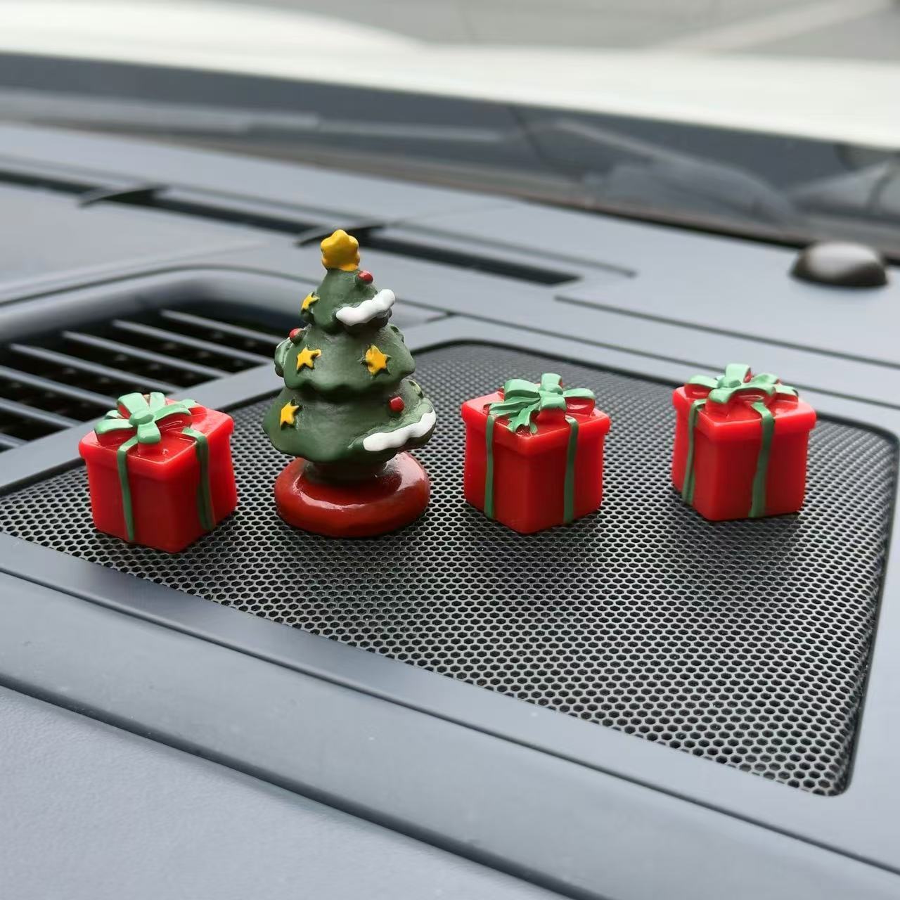 车内饰品摆件可爱卡通用品汽车中控台屏幕趴趴车载装饰品圣诞节