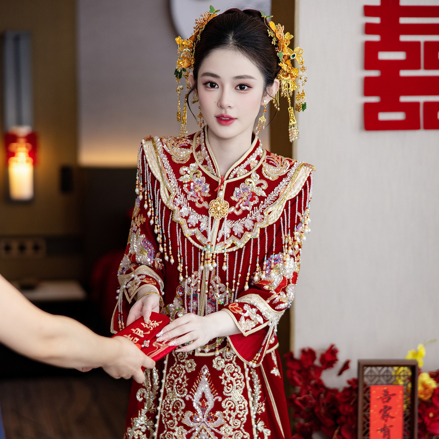 新中式秀禾服新娘结婚红色龙凤褂重工刺绣流苏中式嫁衣礼服传统女图片