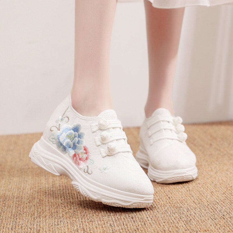 老北京布鞋女绣花鞋内增高休闲鞋运动鞋古风民族风厚底汉服小白鞋