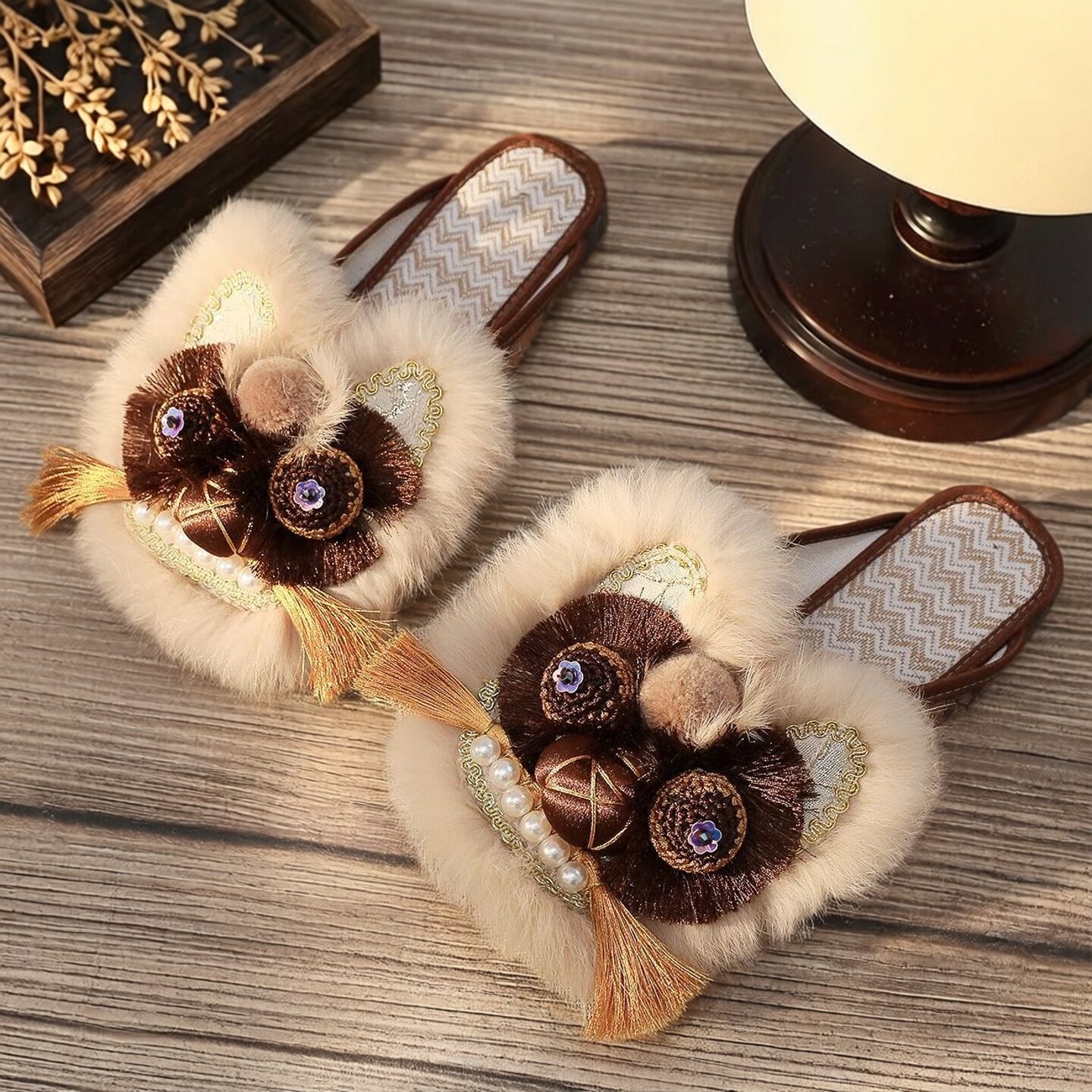 虎头拖鞋2026春季新款民族风手工绣花鞋国潮复古平底包头拖鞋布鞋