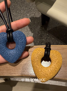 2025新款韩国ins博爱心火山石吊坠项链小众设计感简约百搭毛衣链