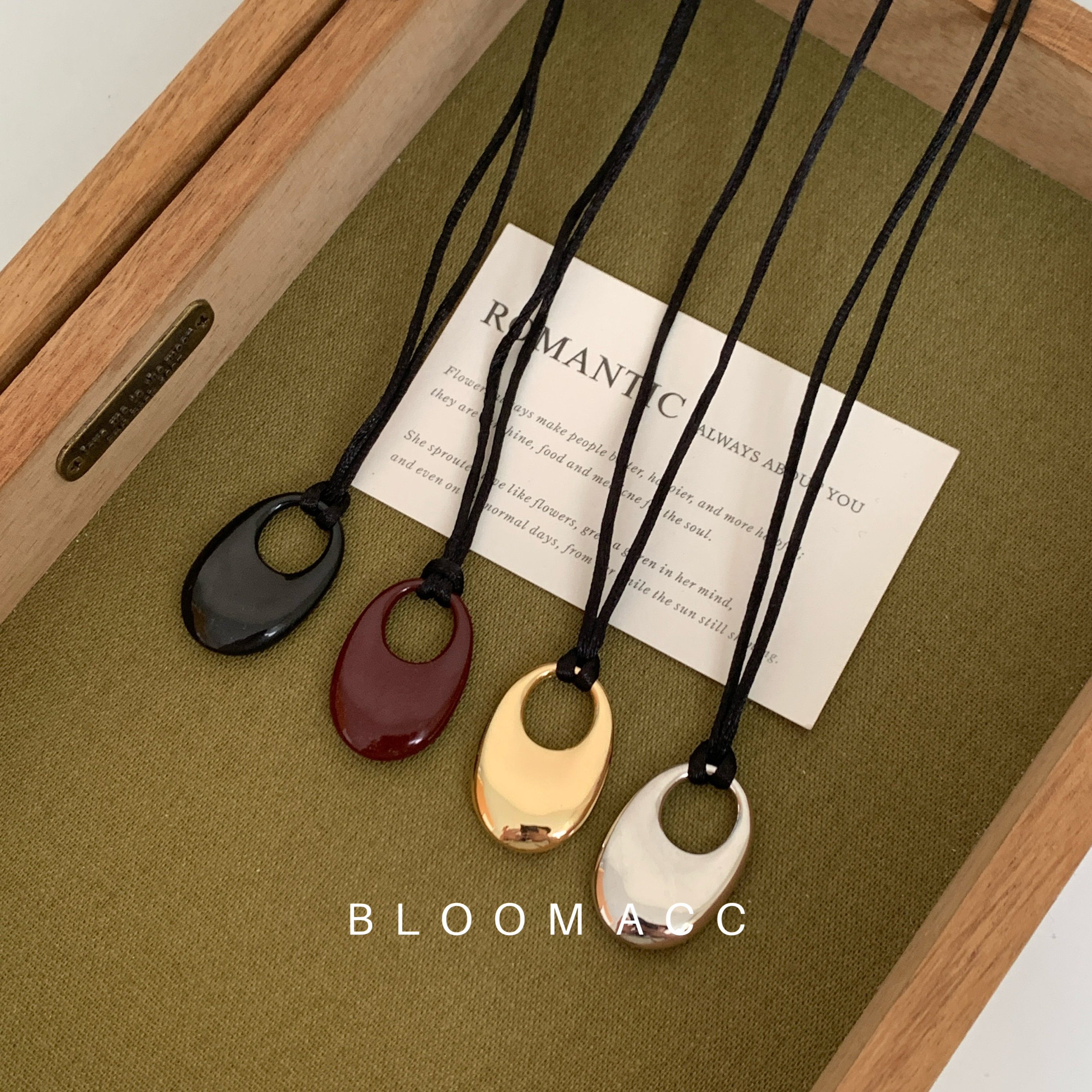 四季韩国博主同款银色黑绳吊坠长款项链小众ins百搭高级感配饰链