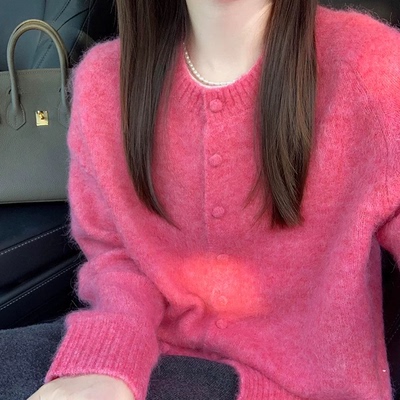 巨好看的玫红色马海毛开衫毛衣女秋冬季软糯奶呼呼外穿针织衫上衣