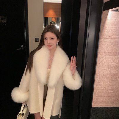 白色双面羊绒大衣女2024秋冬新款高级感狐狸毛斗篷小个子毛呢外套