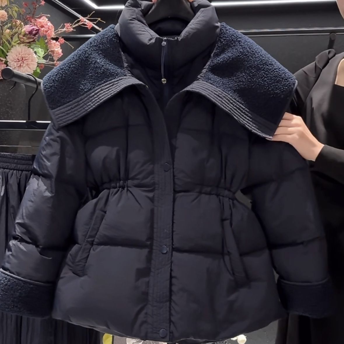 2024冬季新款时尚假两件大翻领拼接羔毛外套气质收腰修身棉服棉衣