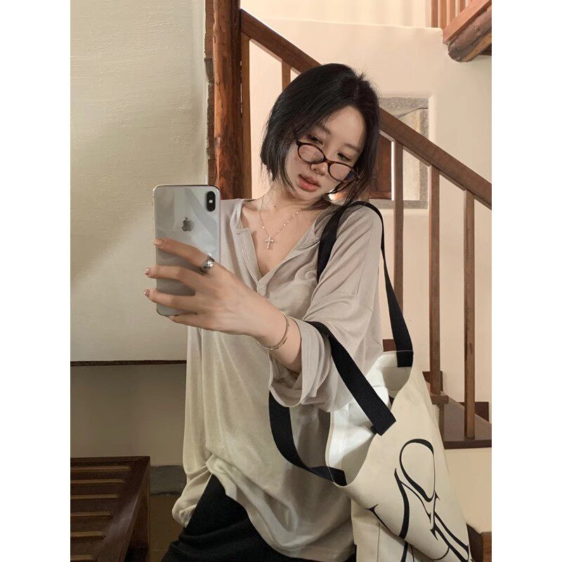 卡其色v领长袖面膜T恤女夏季新款慵懒风宽松百搭防晒罩衫薄款上衣