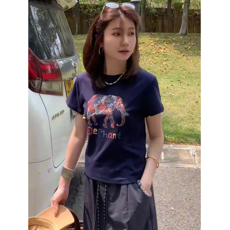 修身显瘦内搭纯棉上衣女士春夏款洋气减龄卡通小象印花正肩t恤衫