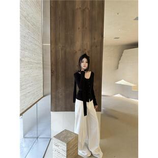 Femedu 慵懒极简风V领围巾打底衫百搭修身显瘦排扣长袖T恤上衣女