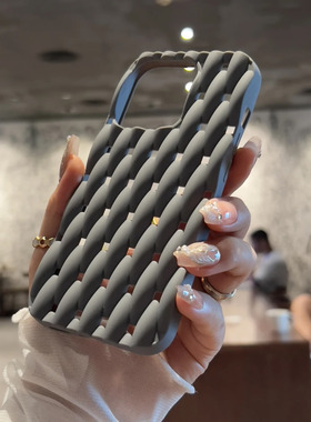 夏季散热透气适用苹果16promax手机壳新款iPhone15高级感14plus凹凸感13镂空12Pro创意男女软11大孔xsmax全包