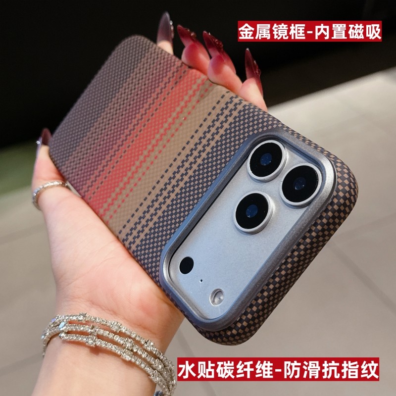 碳纤维纹拼色适用苹果17promax手机壳凯夫拉纹理16plus金属漆镜框14pro全包超薄13防摔套ip12磨砂大孔PC耐脏