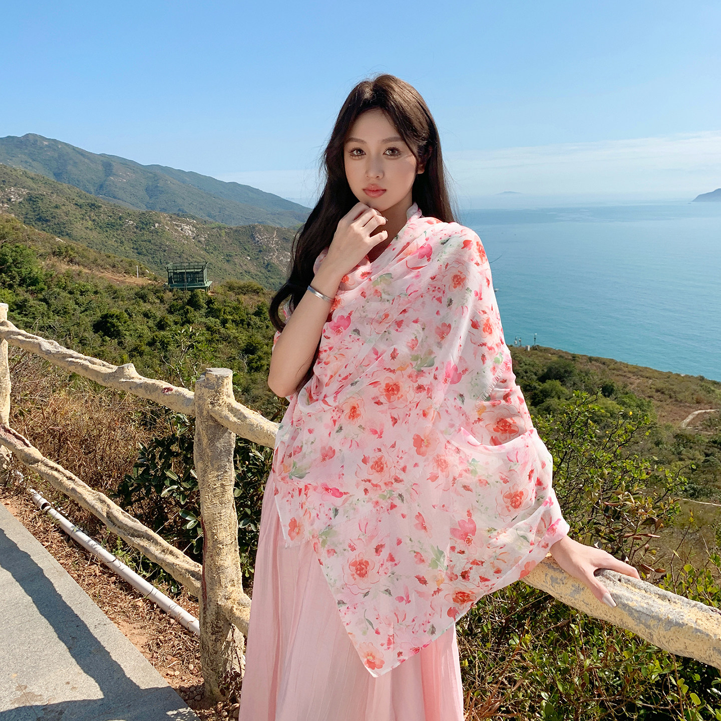 韩版粉色碎花丝巾女长款度假旅游防晒披肩气质百搭围巾遮阳纱巾