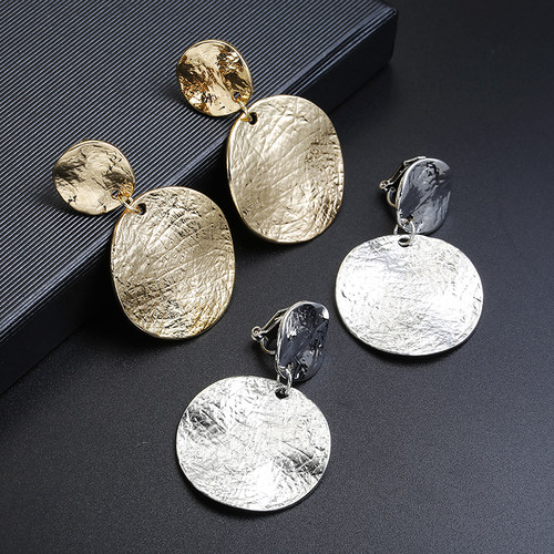ZA Vintage Metal Textured Round Disc Clip On Earrings