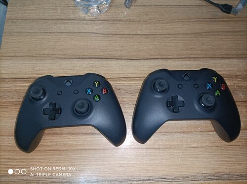 微软xbox one二代手柄有蓝牙有耳机孔