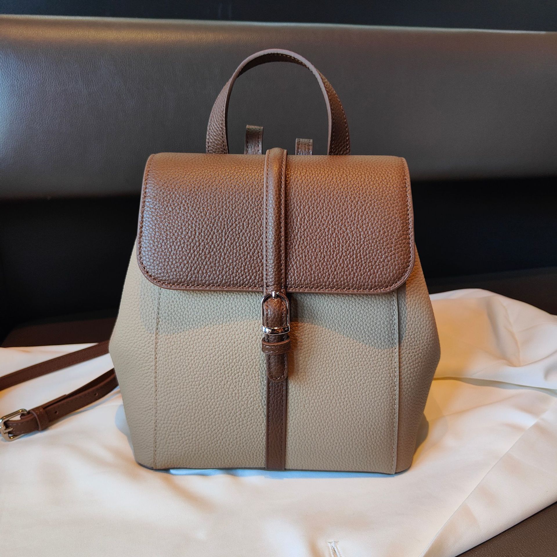 头层牛皮韩版双肩包女2024新款真皮时尚潮百搭大容量通勤旅游背包