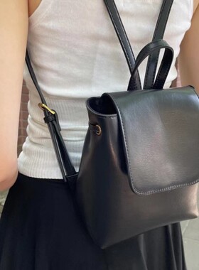 BM双肩包2025秋冬新款黑色真皮双肩包牛皮水桶抽绳bm小背包