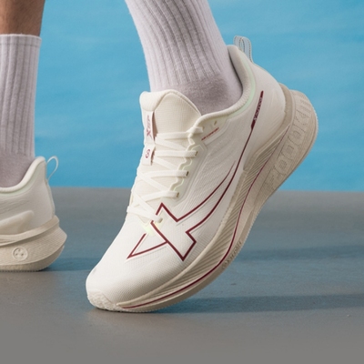 特步2025秋冬版新款两千公里三代跑步鞋男透气网面减震耐磨跑鞋