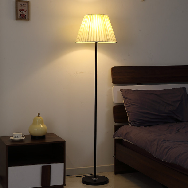 简约客厅卧室床头书房网红主播温馨浪漫装饰喂奶立式LED落地台灯