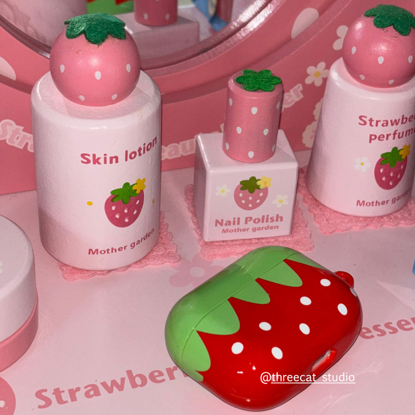 红色草莓airpods4耳机套