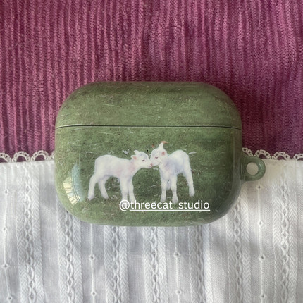 韩ins设计可爱草地两只小羊4代进口pro3菲林耳机壳适用于苹果1/2/3/4代airpods pro2保护套airpods 4代硬亮