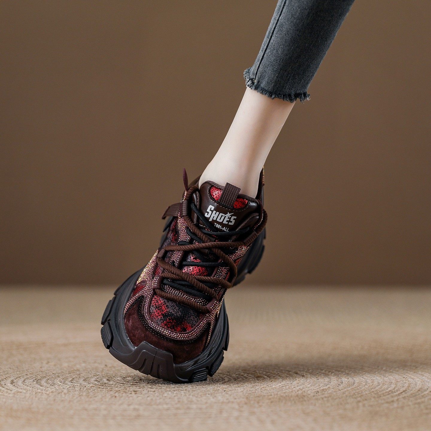 西班牙小众品牌ONGYSL厚底增高配阔腿裤的老爹鞋鞋子秋季运动鞋女