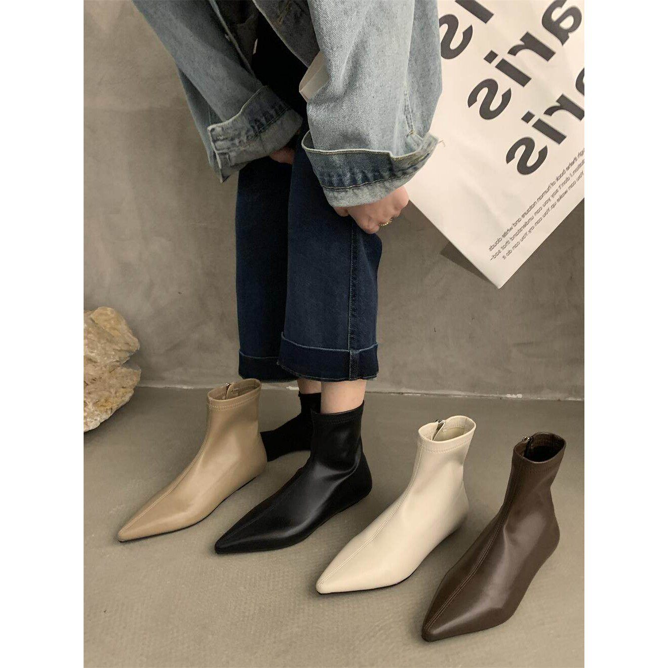 香港时尚裸靴平底尖头马丁靴女靴子2025夏季新款覆古加绒踝靴短靴