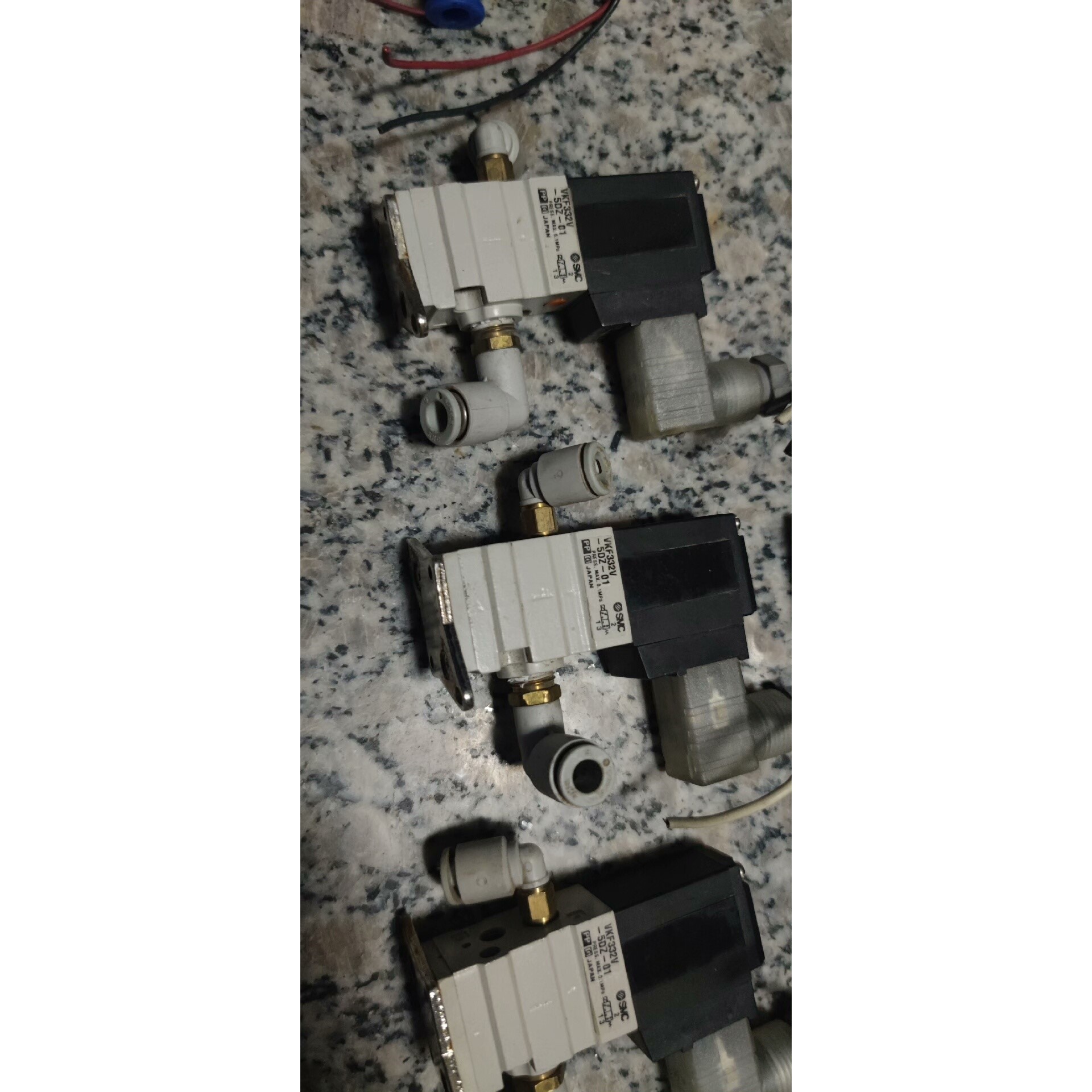 电磁阀VKF332V-5DS-01有14个 5DZ-0