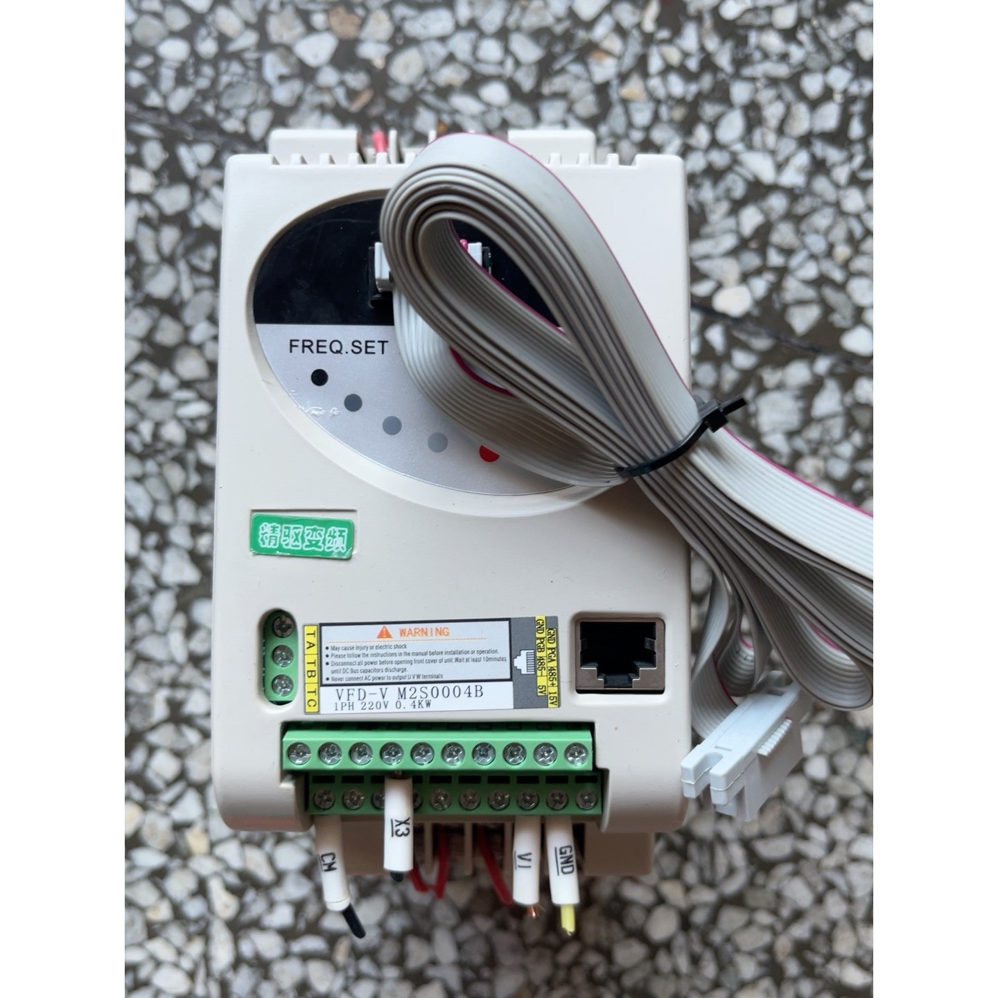 变频器VFD-V  A2S0004B,220V0.4KW拆机