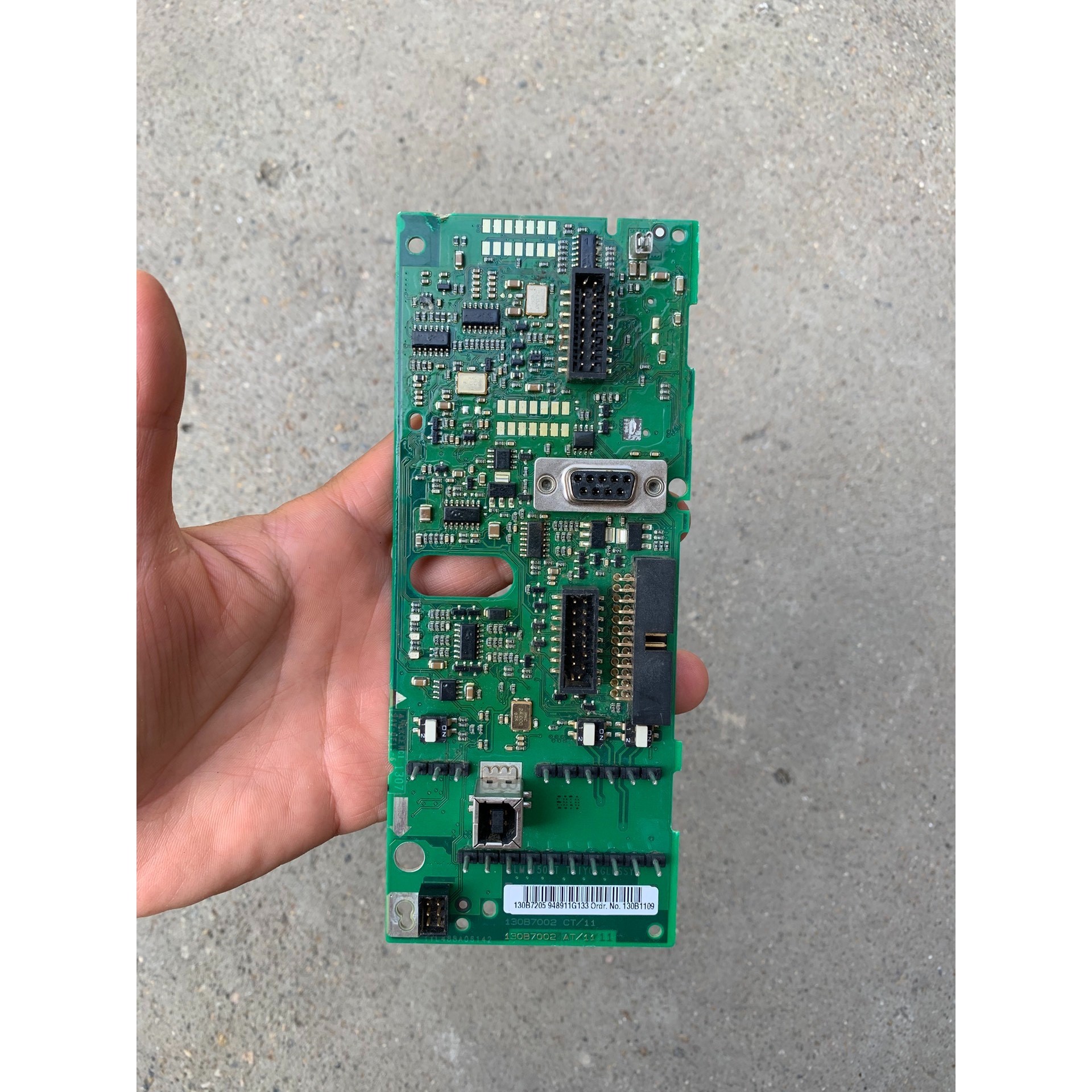 丹佛斯变频器FC302主板130B7002 AT/11