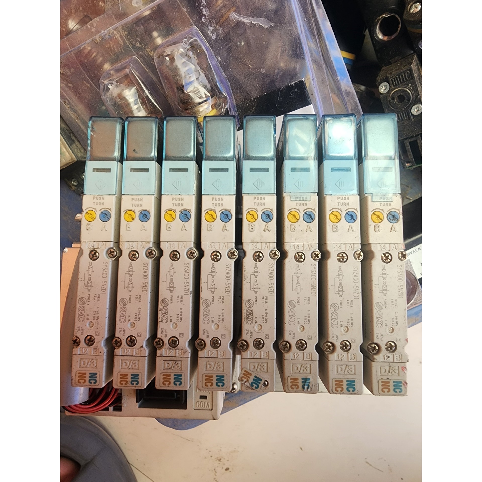 SY3A00-5NZD1  电磁阀