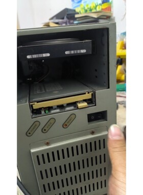 研华科技工业主机 IPC-6608BP-26P,通电灯亮,不