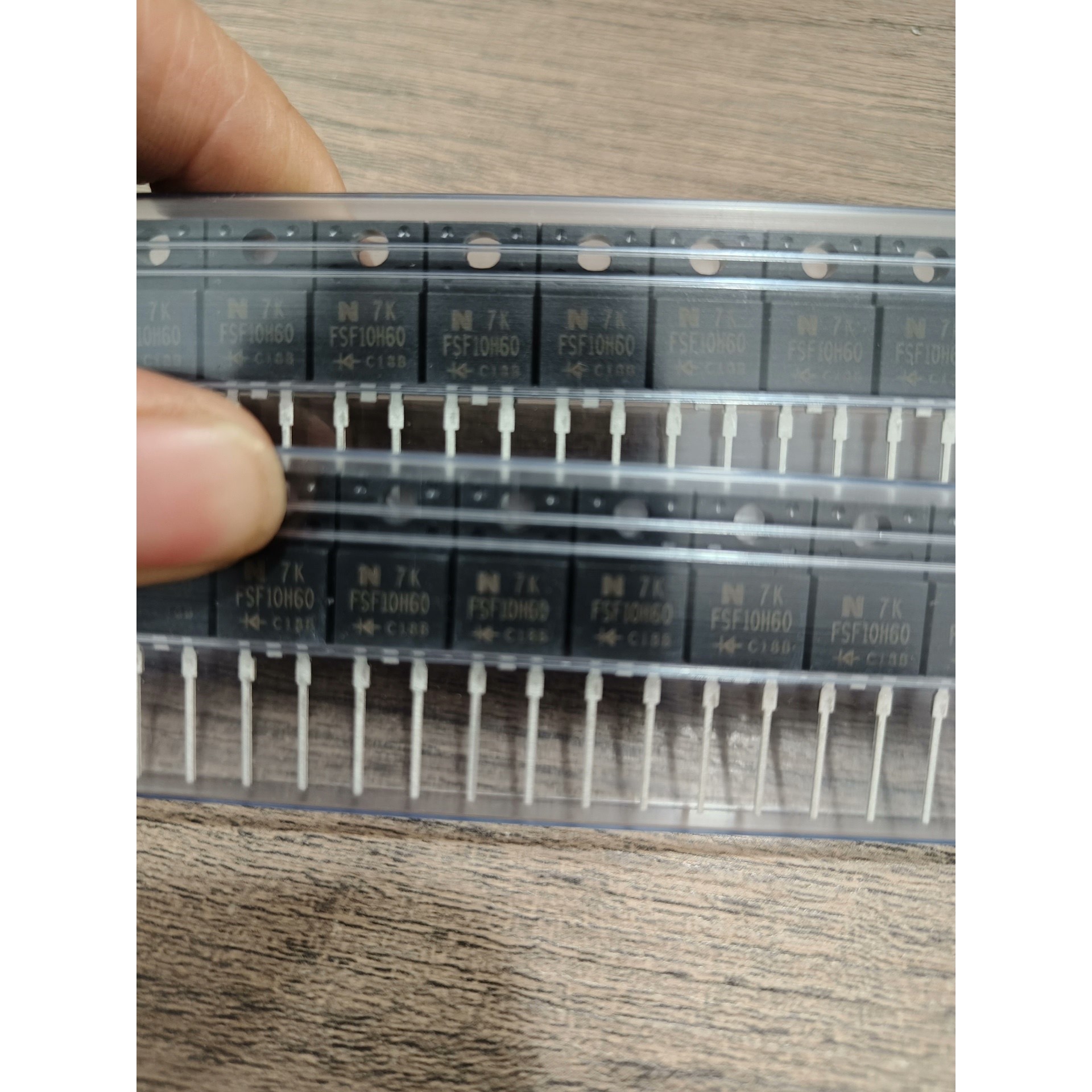 FSF10H60 全新进口现货 2850个