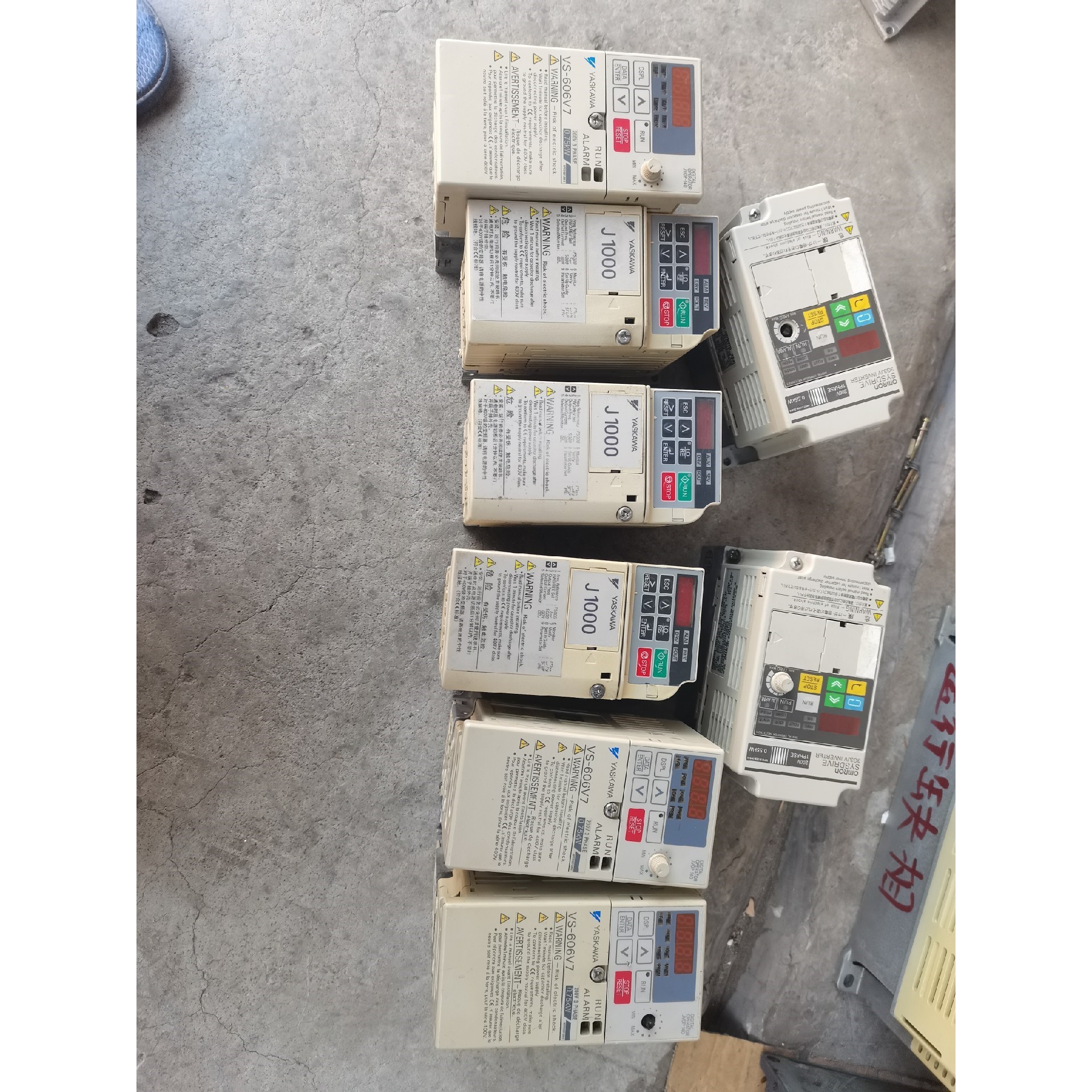 台达PLC扩展模块DVP32XP00R成色实物图,功能正常0