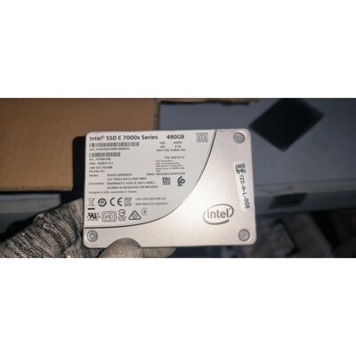 出2个英特尔/SSDSC2BR480G7