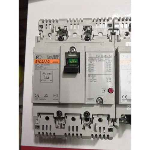 BW32AAG 3P 5A20A30A塑壳断路器