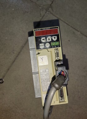 拆机:伺服器驱动器 NPSA-ZMTA-751AE-CE:实